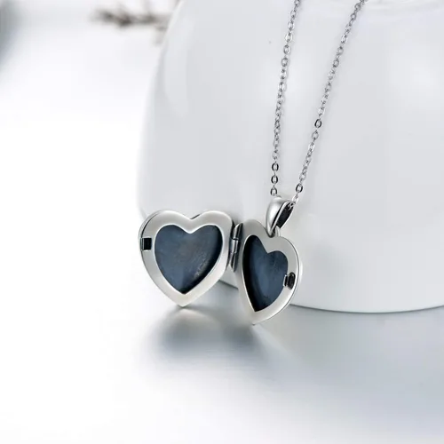 Vista 3 de SOULMEET - Collar con relicario en forma de corazón con girasol donde se pueden guardar fotografías de personas para tenerlas cerca de ti joyería