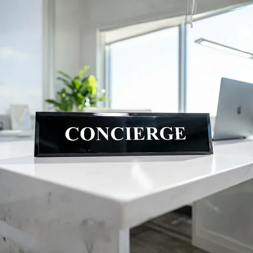 Vista 2 de Concierge 2 x 8 pulgadas acrílico negro - Accesorios de escritorio de oficina Decoración
