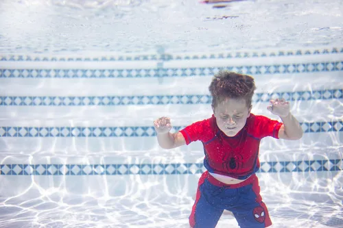 Vista 6 de Marvel Spider-Man Avengers - Conjunto de traje de baño con protección UPF 50+ para niños pequeños y grandes