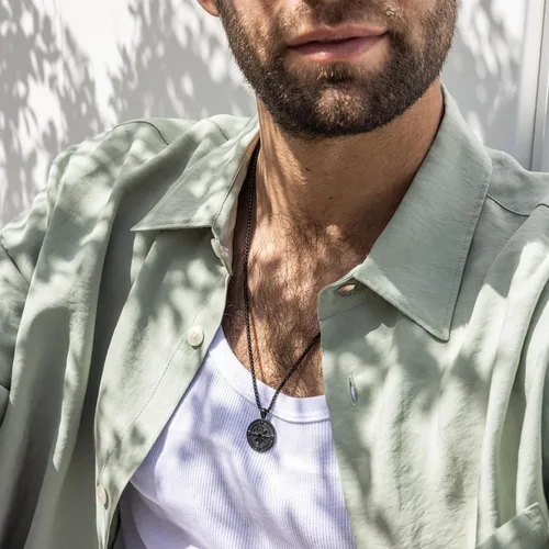 Vista 2 de Galis Collar para hombre, collar de cadena de plata de acero inoxidable de alta calidad para hombres, no se deslustra, cadenas para hombres