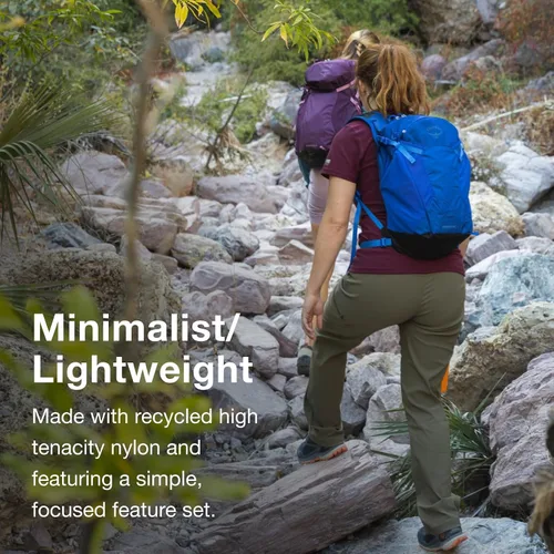 Vista 3 de Osprey Sportlite 15L Mochila ligera para senderismo de 15L para hombres y mujeres, Rosa Alcalina/Hotspot