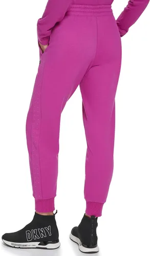 Vista 3 de DKNY Pantalón deportivo de forro polar con logotipo de rayas metálicas para mujer
