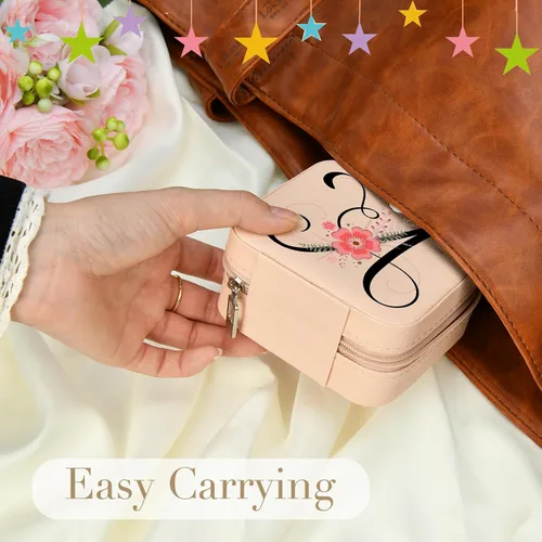 Vista 3 de LOKASS Joyero de viaje personalizado con inicial, regalos de dama de honor, organizador pequeño de joyero, día de la madreregalo de cumpleaños