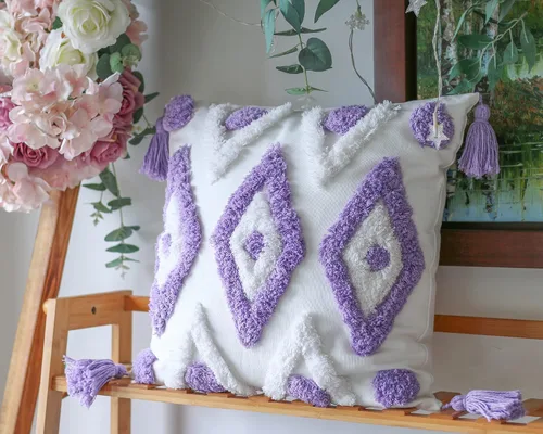 Vista 4 de ANGELLOONG Fundas de almohada de color morado claro y blanco, fundas de almohada de lavanda para cama, fundas de almohada modernas con borlas