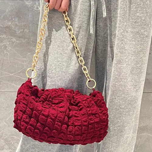 Vista 2 de NAARIIAN Bolso de dumpling para mujer diseño fruncido en forma de nube bolso de hombro con cadena gruesa de piel sintética