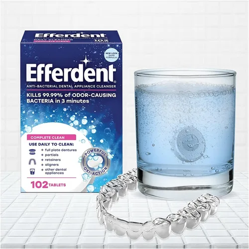 Vista 4 de Efferdent Limpiador diario antibacteriano para aparatos dentales, limpieza completa, 102 comprimidos, paquete de 3