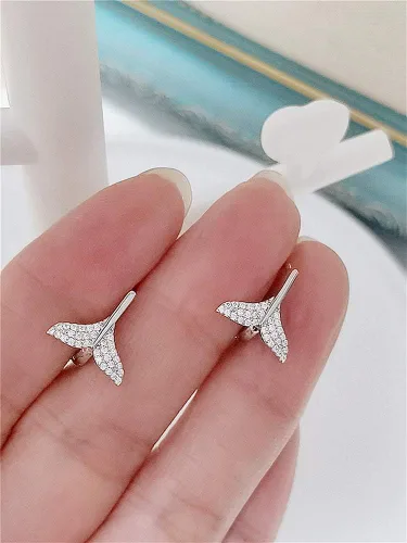 Vista 4 de Pendientes de aro pequeños de plata de ley 925 con circonita cúbica, diseño de cola de pez con forma de cola de pez, para cartílago