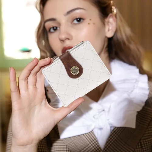 Vista 6 de FALAN MULE Billetera pequeña para mujer, plegable, con bloqueo RFID, portatarjetas de piel con bolsillo con cremallera para monedas Blanco/Marrón