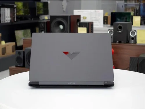 Vista 2 de HP Victus 15 - Laptop para juegos, pantalla FHD de 15.6 pulgadas de 144 Hz, AMD Ryzen 5 7535HS, 16 GB DDR5 RAM, SSD PCIe M.2 de 1 TB, NVIDIA GeForce