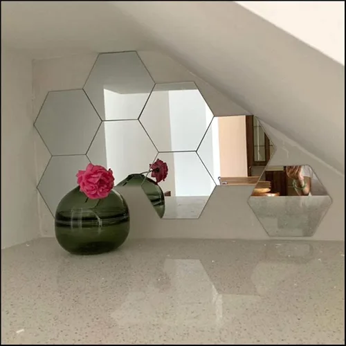 Vista 3 de Adhesivos de pared con espejo, calcomanías de pared de espejo hexagonal acrílico plateado 3D, decoración de bricolaje, azulejos de espejo