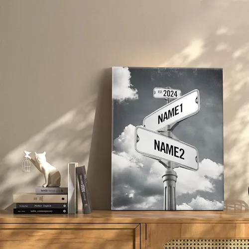 Vista 4 de Lienzo de letrero de calle vintage personalizado para parejas, nombre y fecha personalizados con tema de nube en blanco y negro, regalo de boda