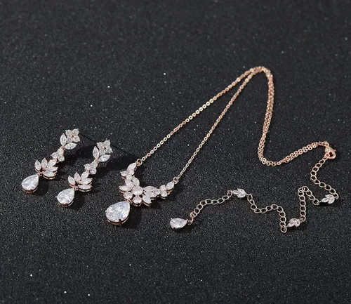 Vista 5 de SWEETV Juego de joyas de novia de lágrima para novias y damas de honor con diamantes de imitación de cristal para baile de graduación Cristal