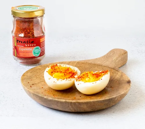 Vista 6 de Matiz Piment d'Espelette Pepper de Francia vasca 1.58 onzas Tradicional