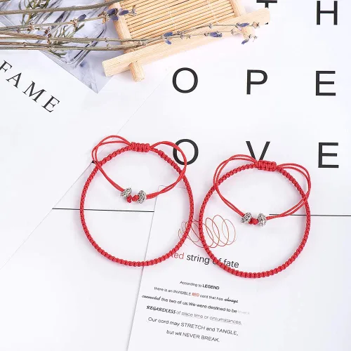 Vista 4 de Seyaa Pulseras rojas de cadena del destino con protección de buena suerte, pulseras a juego para parejas, amantes, mujeres, hombres, novio, novia