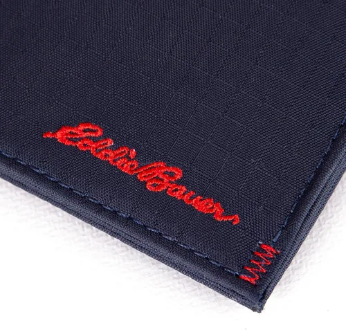 Vista 3 de Eddie Bauer Cartera para hombre con clip para dinero (disponible en lona de algodón o nailon Ripstop)