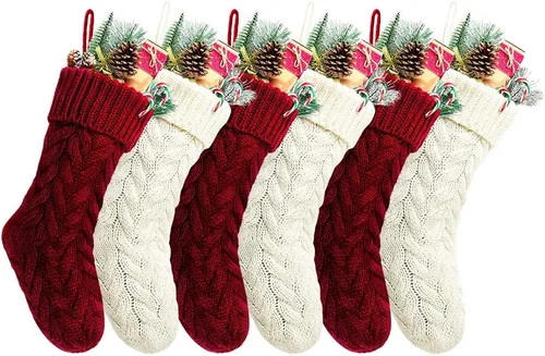 Vista 10 de Calcetines de Navidad, tejidos, únicos, color blanco, borgoña y marfil.