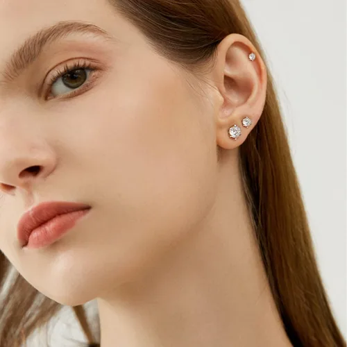 Vista 6 de PICKBEAU 5 Pairs Gold Hoop Earrings for Women 18K Gold Plated Huggie Hoop Earrings Set for Girls Hypoallergenic Cartilage Earrings Lightweight