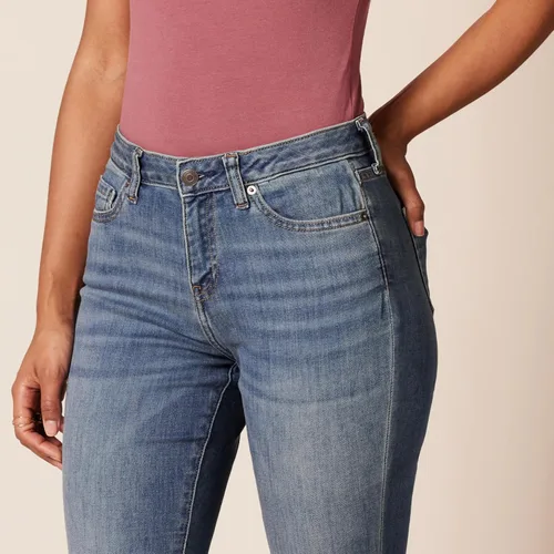 Vista 4 de Tienda Essentials Jeans ajustados con curvas de tiro medio estándar para mujer