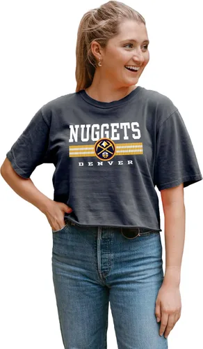 Vista 23 de Blue 84 Camiseta corta de la NBA para mujer, con licencia oficial de la NBA, color del