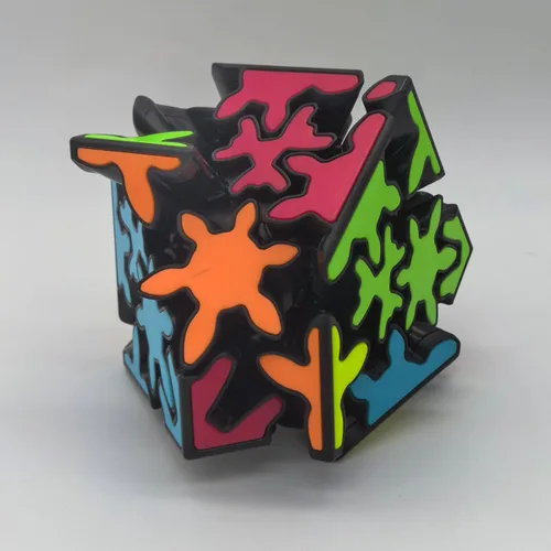 Vista 5 de Willking Crazy Gear Cube de 3 x 3 con estructura de engranaje tridimensional, diseño de azulejos incrustados, cubo mágico de 3 x 3 x 3 pulgadas