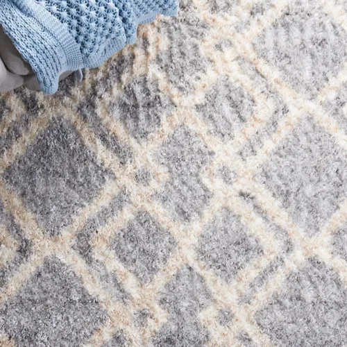 Vista 6 de SAFAVIEH Berber Shag Collection - Alfombra decorativa, 2 x 4 pies, diseño marroquí, color gris y crema, no desprende pelusa y de fácil cuidado, 1.2