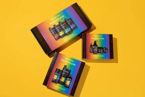 Vista 7 de Every Man Jack Caja Pride Essentials, incluye tres elementos esenciales de aseo con ingredientes limpios y aromas increíbles, completa su rutina