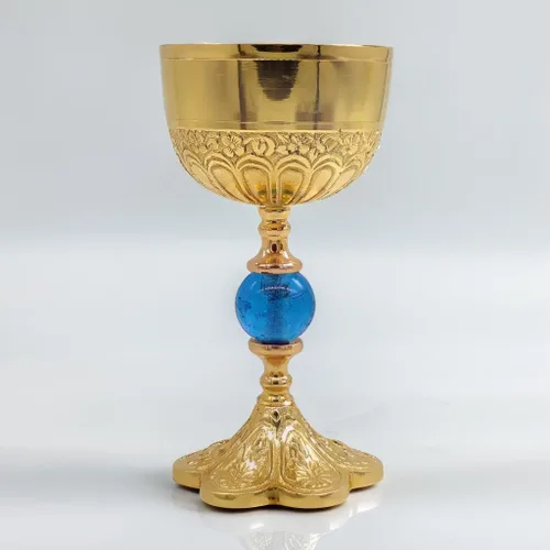 Vista 5 de REPLICARTZ Copa de cáliz chapada en oro de latón con orbe azul – Taza de comunión hecha a mano de 6.5 pulgadas para misa, tema del Santo Grial, copa