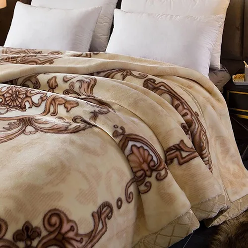 Vista 3 de LGYKUMEG - Manta coreana de visón, 59"×79", sedosa y cálida - 2 capas reversibles de manta de felpa Raschel 4.4 lb, beige y marrón, (150x200cm-2kg)