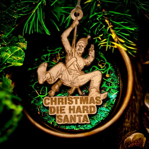 Vista 8 de Adorno - Papá Noel de Die Hard de Navidad - Madera en Bruto 10x8 cm