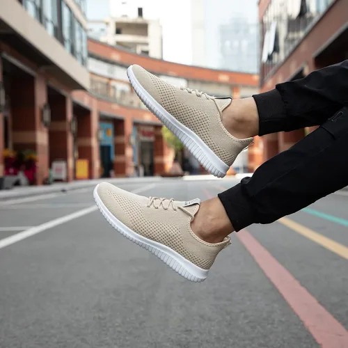 Vista 2 de VAMJAM Zapatos para correr para hombre ultraligeros transpirables zapatos para caminar antideslizantes atléticos zapatillas deportivas modernas
