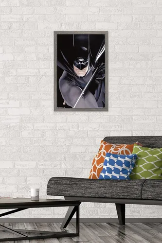 Vista 2 de Trends International DC Comics Batman - Póster de pared de retrato, 14.725 x 22.375 pulgadas, versión enmarcada de madera de granero