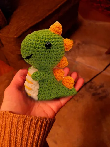 Vista 2 de Kaaper Kit de ganchillo para principiantes para adultos, kit de ganchillo para aprender a dinosaurios, kit de ganchillo de animales