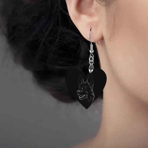 Vista 6 de Aretes redondos de madera con diseño de pastor alemán negro para mujer, con estampado moderno y ligero
