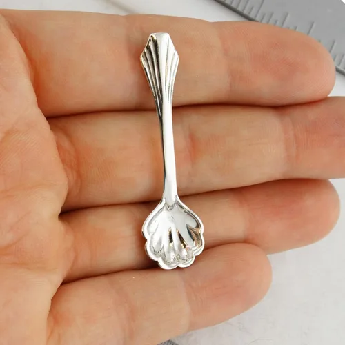 Vista 6 de Cuchara de sal pequeña con borde festoneado de plata de ley, cucharas de mostaza