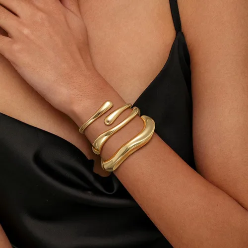 Vista 5 de Brazaletes de oro, para mujer, modernos, chapados en oro de 18 quilates, juego de brazaletes gruesos de oro, no se deslustra, impermeable, regalos