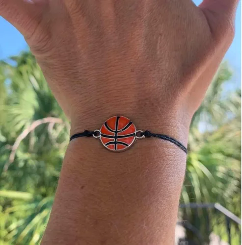 Vista 2 de Sportybella - Pulsera de baloncesto – Cuerda ajustable de cuerda de paracaídas, regalos para jugadores de baloncesto, se adapta a muñecas de 5 a 8