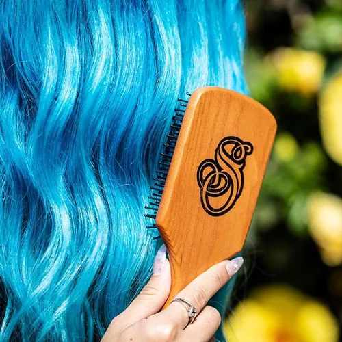 Vista 4 de Suavecita Paddle Brush Mango Madera Para Todo Tipo De Cabello Mojado O Seco