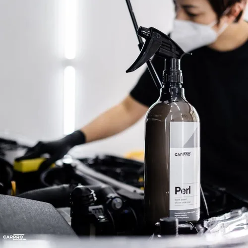Vista 5 de CarPro PERL Líquido protector para plástico y caucho, de 1 litro.