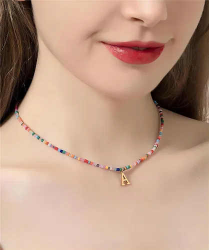 Vista 2 de JIGIGIJ Collares con iniciales de cuentas coloridas para niñas, adolescentes, regalos hechos a mano, personalizados, de acero inoxidable chapado
