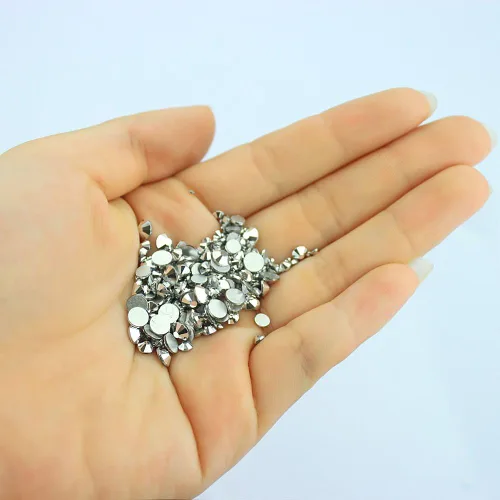 Vista 13 de LolliBeads Piedras redondas de resina para uñas con parte trasera plana y cristales acrílicos.