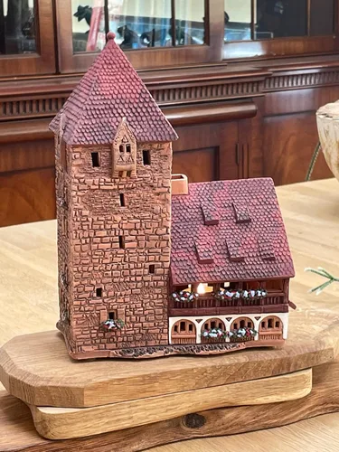 Vista 5 de Houses and Villages Collection - Miniatura coleccionable hecha a mano de la histórica torre Schuldturm en Nurnberg, Alemania, portavelas de té