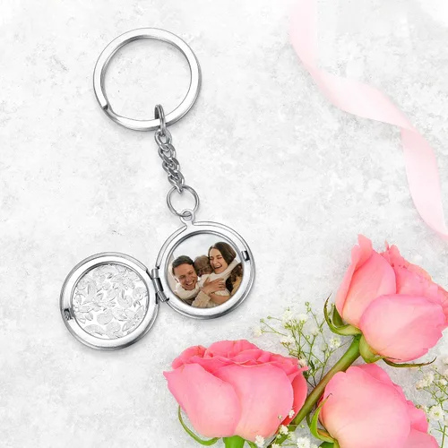 Vista 5 de Personalized Master Collar con medallón de fotos personalizado que sostiene imágenes grabadas de acero inoxidable con texto fotográfico colgante