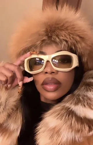 Vista 4 de SORVINO Gafas de sol ovaladas futuristas para mujeres y hombres, lentes envolventes de gran tamaño para mujeres y hombres, tonos beige y ros