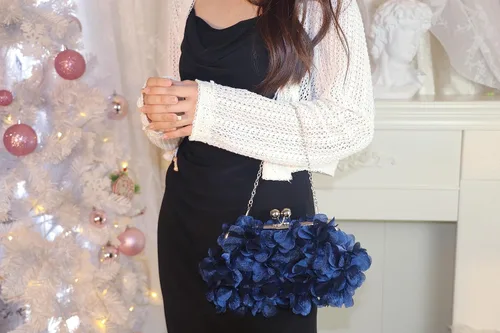 Vista 2 de Bolso de noche para mujer, diseño floral, para boda, baile de graduación, beso