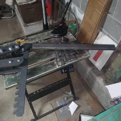 Vista 5 de ECOTRIC Doblador de tubos y caños con revestimiento de óxido negro de acero Doblador manual de mano para tubos Doblador de tubos Doblador de caños