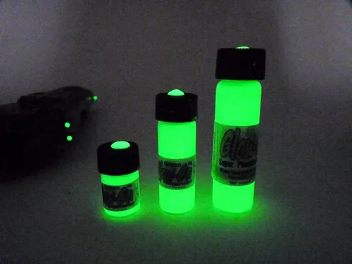 Vista 3 de Color verde brillante y brillo verde, pintura de vistas nocturnas de pistola. Vial de tamaño económico de 0.3 fl oz. Luminiscencia concentrada