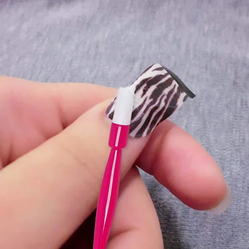 Vista 3 de Maniología 10 piezas de goma dura mango de plástico herramienta de arte de uñas limpiador de cutículas