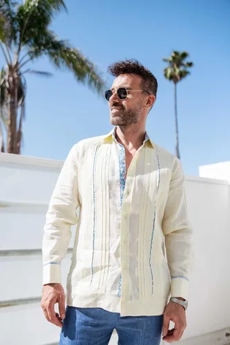 Vista 3 de Mojito - Camisa de manga larga para hombre, 100% lino, diseño de guayabera, con ribete floral en contraste y bordado azul
