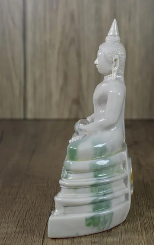 Vista 3 de BUDDHO Estatua de Buda Sothorn de mármol blanco de 6 pulgadas de alto. Estatua de Buda tailandés sentada para decoración del hogar, decoración