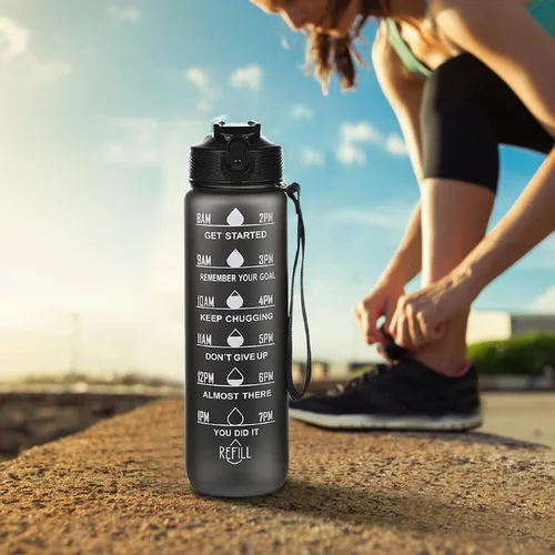 Vista 2 de Botella de agua deportiva motivacional a prueba de fugas de 32 onzas con popote y marcador de tiempo, tapa abatible, duradera, sin BPA, no tóxica